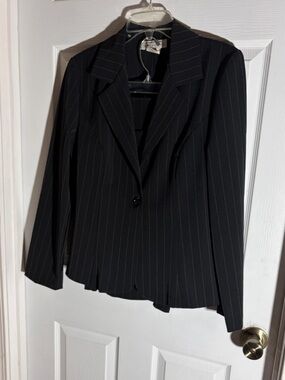 Vintage Professional Giogio Fiorlini Women’s Black Pinstriped 3 Pc Suit Size 10